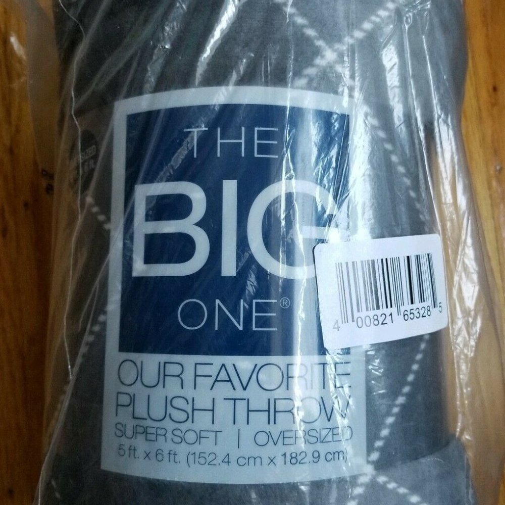 The Big One Plush Throw - "GRAY WINDOW PANE" 5'x6'
